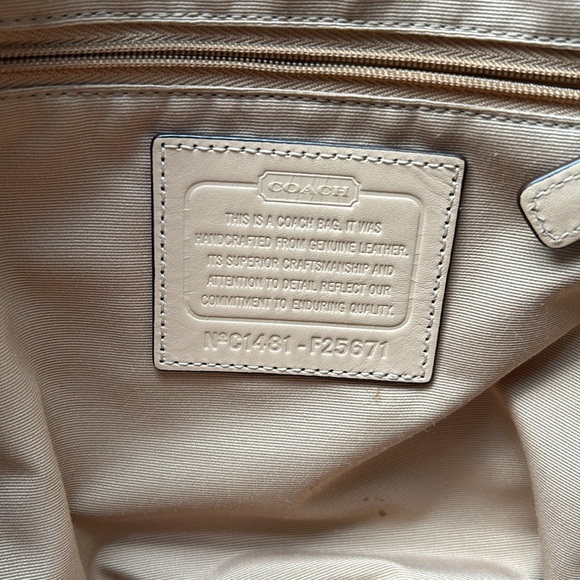 🌸END OF SUMMER SALE 🌸Pretty in Pink! Coach Bag with shoulder and hand straps - Picture 4 of 9